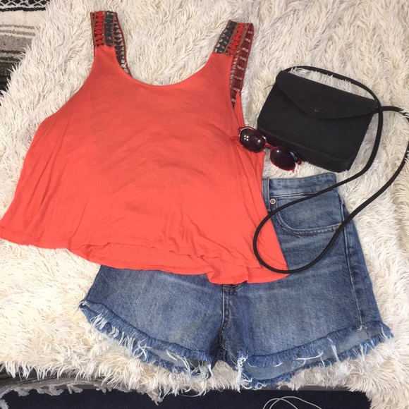 Lush lace-back orange crop top - Picture 2 of 3